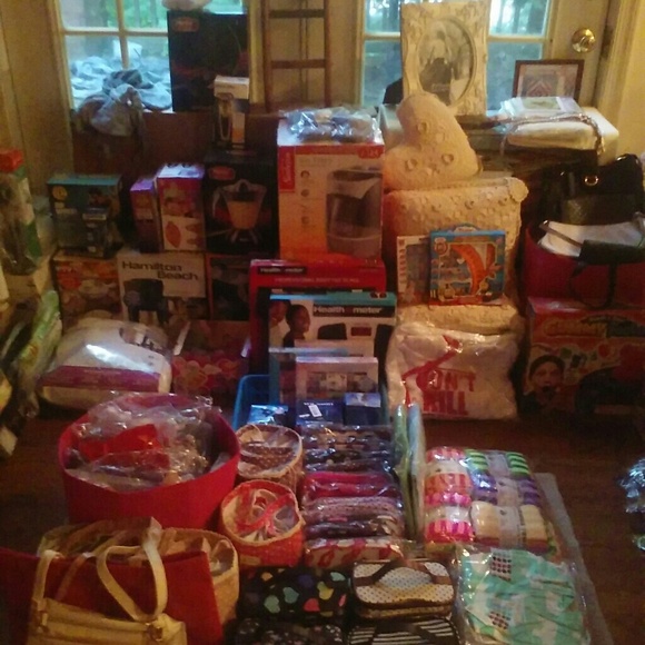 ✨PICTURES & ITEMS FOR MYSTERY BOXES✨ - Picture 2 of 8